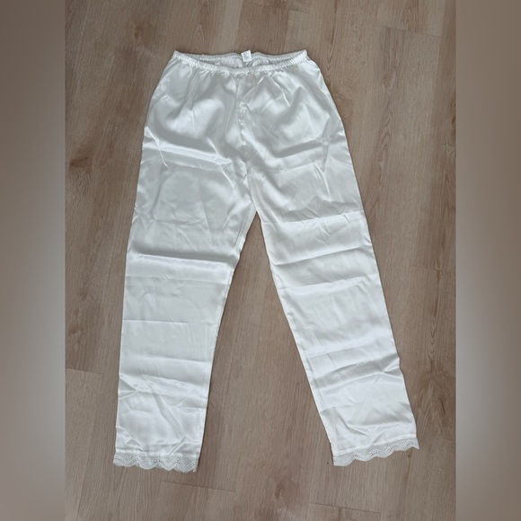 White pajama set in L - Picture 2 of 3